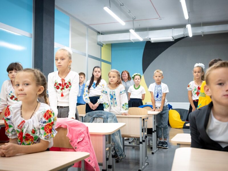 За кордоном верифікували перші суботні та недільні українські школи