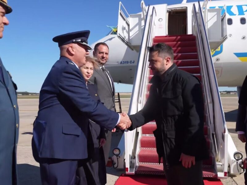 Зеленський прокоментував розмову Трампа з Путіним