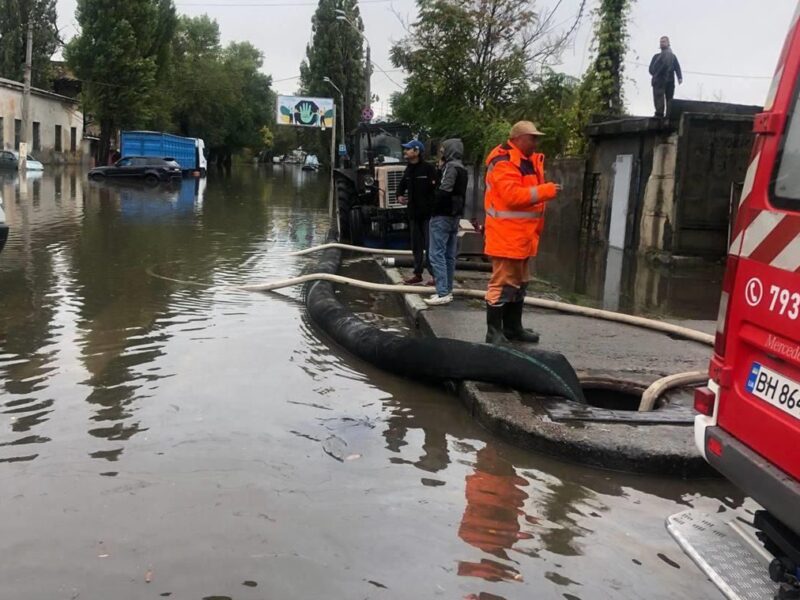 Жителів Одеси попередили про небезпеку нових злив