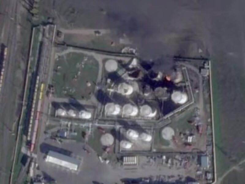 ЗМІ показали знімки ураженої нафтобази в Криму