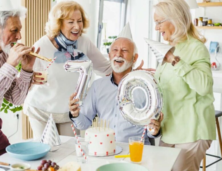 70 років гідності та мудрості: як гарно привітати з ювілеєм