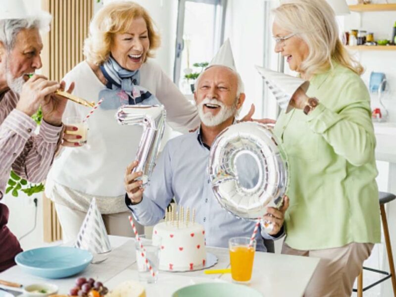 70 років гідності та мудрості: як гарно привітати з ювілеєм