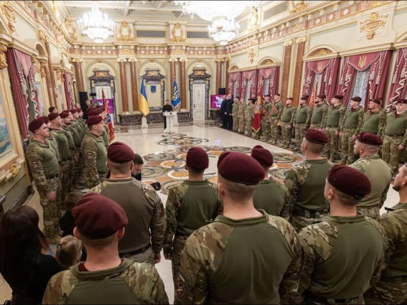 Володимир Зеленський привітав воїнів Десантно-штурмових військ із професійним днем