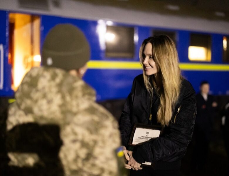 Анджеліна Джолі поділилася враженнями після візиту до України