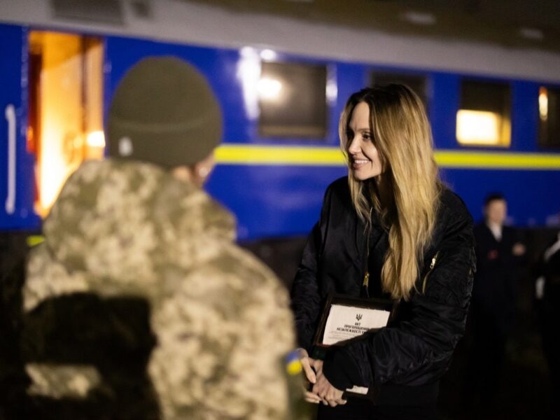 Анджеліна Джолі поділилася враженнями після візиту до України