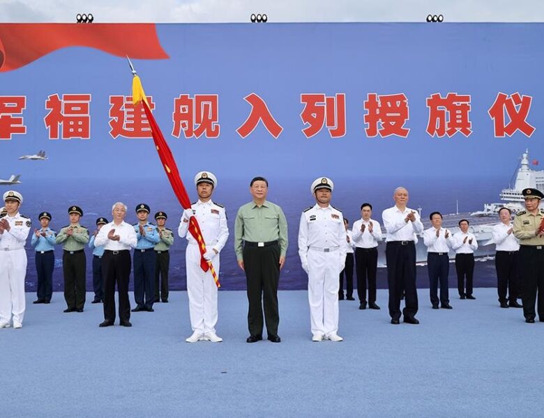 Армія Китаю отримала найпотужніший авіаносець