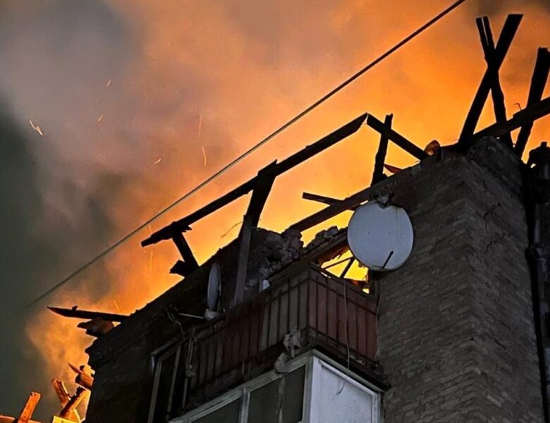 Атака РФ на Кам’янське: з’явились фото наслідків