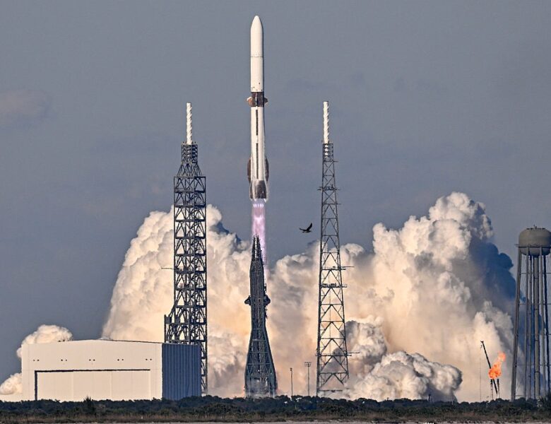 Blue Origin вперше зловила бустер ракети після запуску