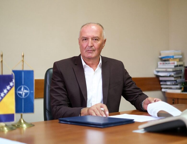 Боснія і Герцеговина відмовила у посадці літаку з главою МЗС Угорщини