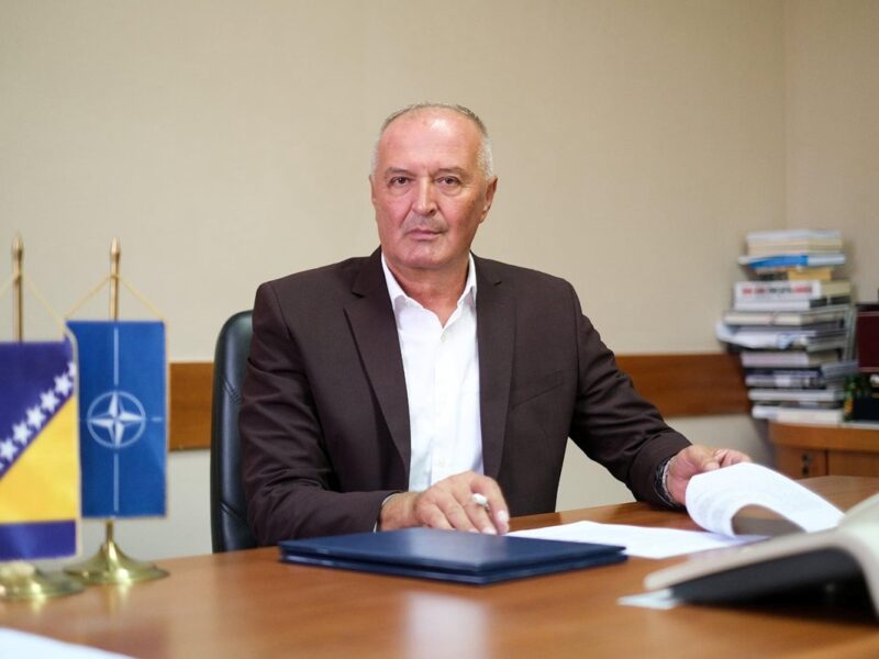 Боснія і Герцеговина відмовила у посадці літаку з главою МЗС Угорщини