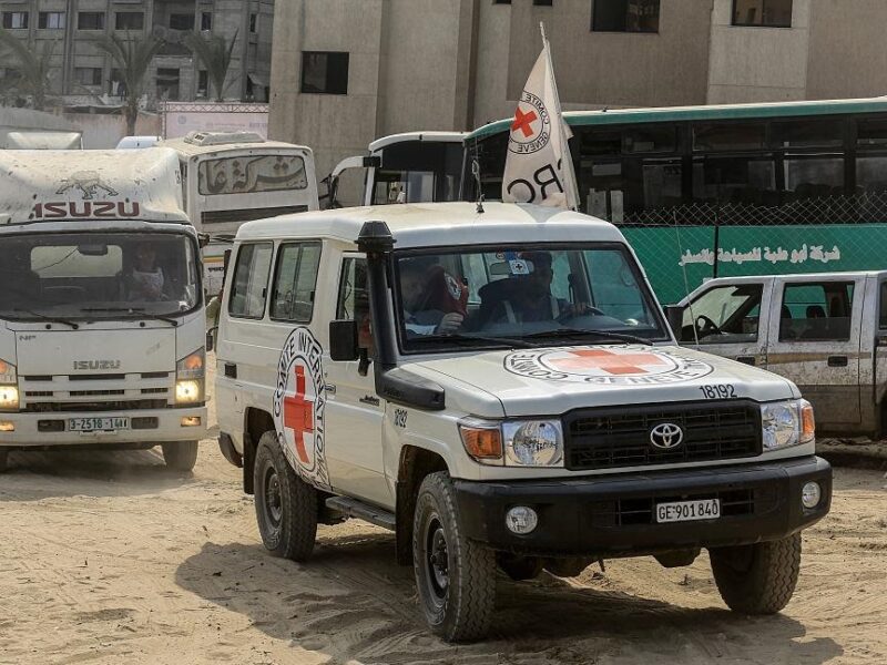 Бойовики ХАМАС передали Ізраїлю тіла трьох заручників