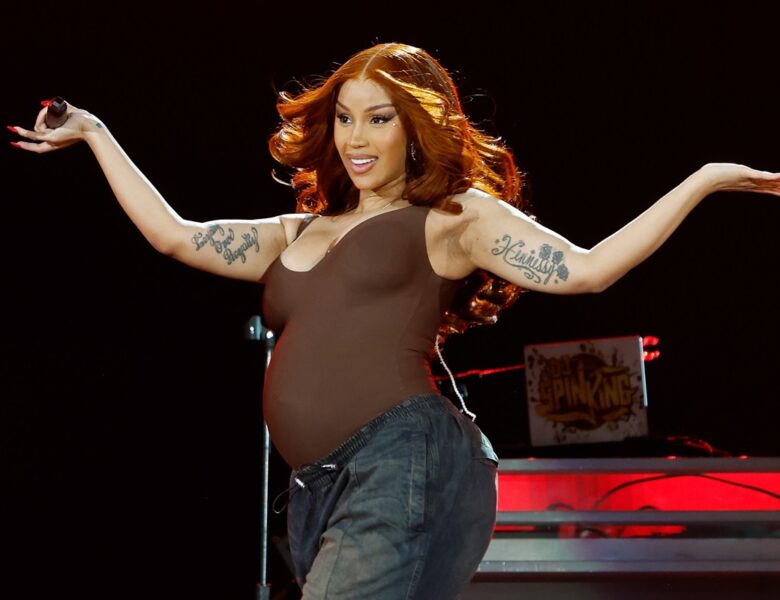 Cardi B стала мамою вчетверте