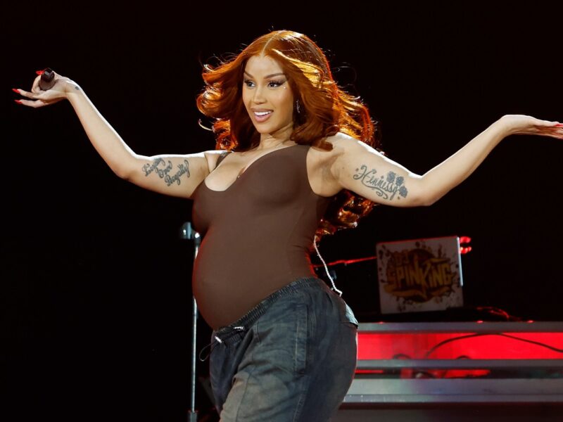 Cardi B стала мамою вчетверте