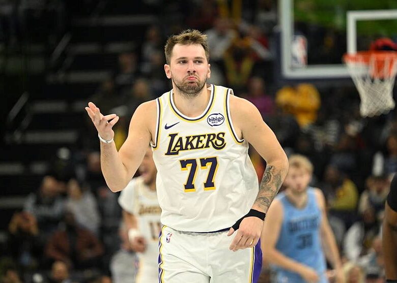 Дончич випередив легенду Лейкерс за кількістю очок на початку сезону