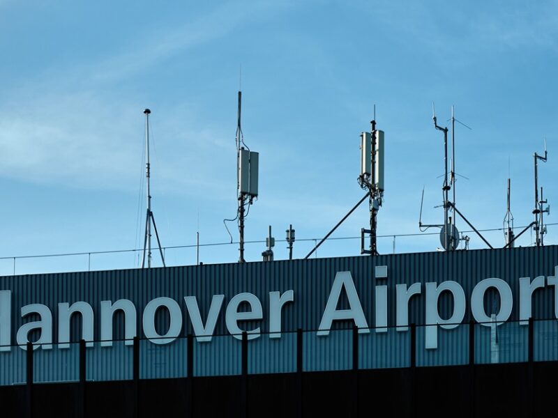 Дрони паралізують роботу трьох аеропортів у Німеччині