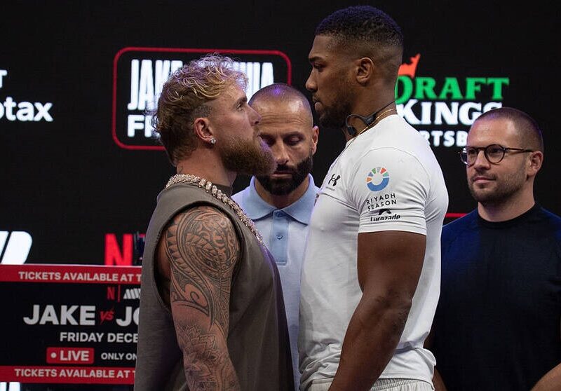 Джошуа і Пол зустрілися поглядами перед боєм