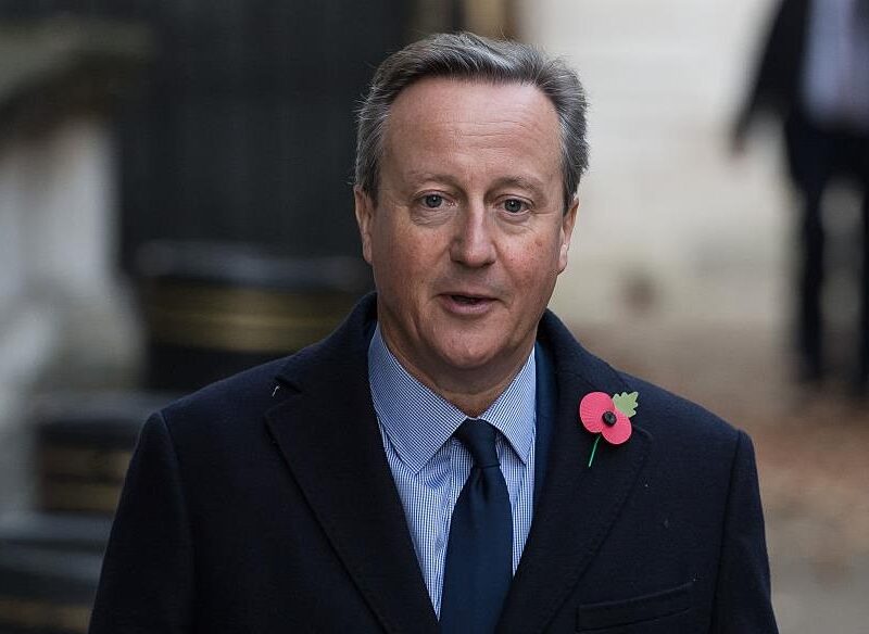 Екс-прем’єр Британії заявив, що лікувався від раку