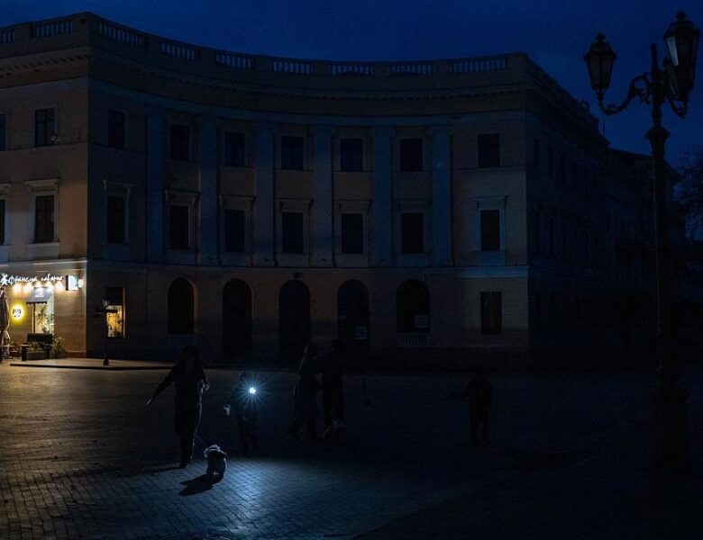 Енергетики розповіли про відключення світла в суботу