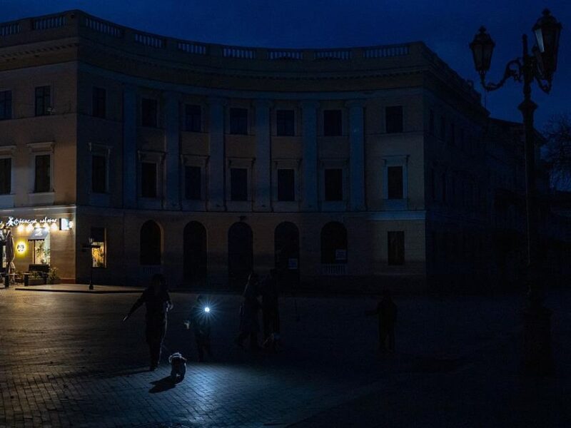 Енергетики розповіли про відключення світла в суботу