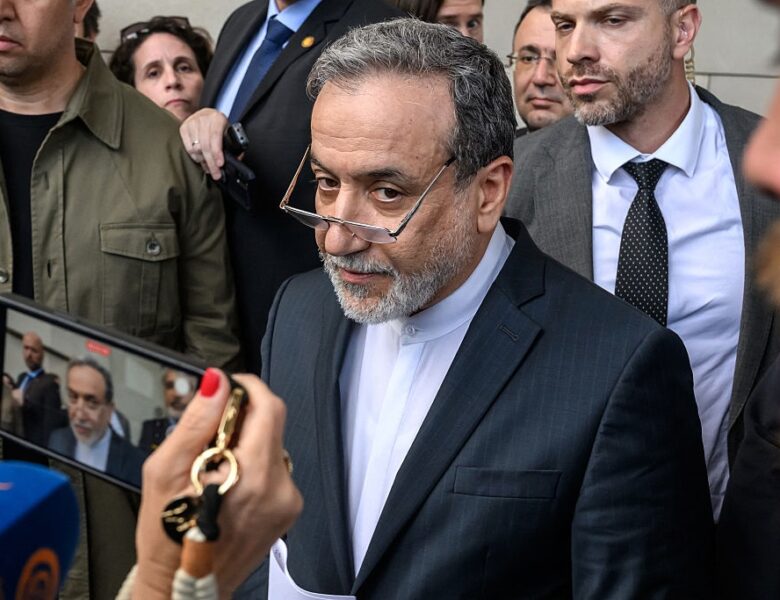 Іран заявив про повну зупинку збагачення урану