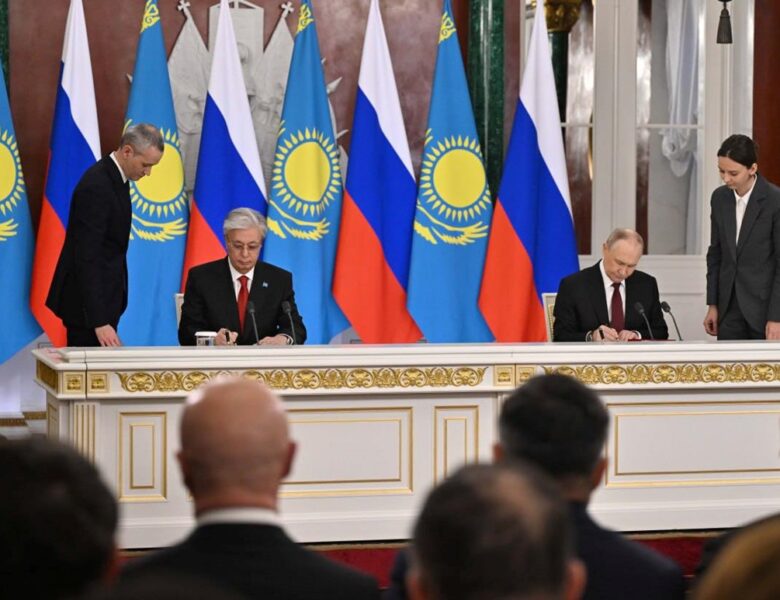 Казахстан підписав стратегічне партнерство з РФ