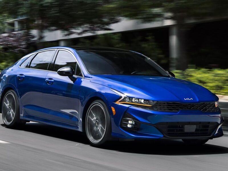 Kia відкликає 250 тисяч K5 через ризик займання паливного бака