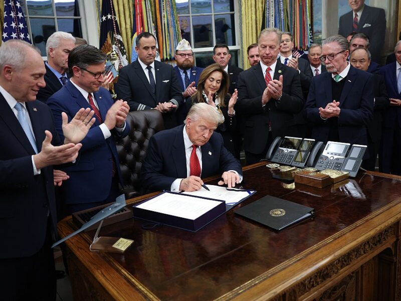 Кінець шатдауну. Що не так із законом Трампа