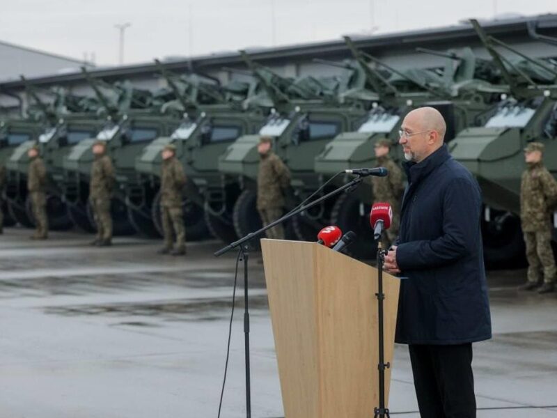 Латвія передала Україні 21 бронетранспортер Patria