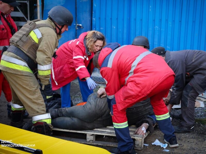 Миколаїв зазнав удару “шахедами”, є поранені