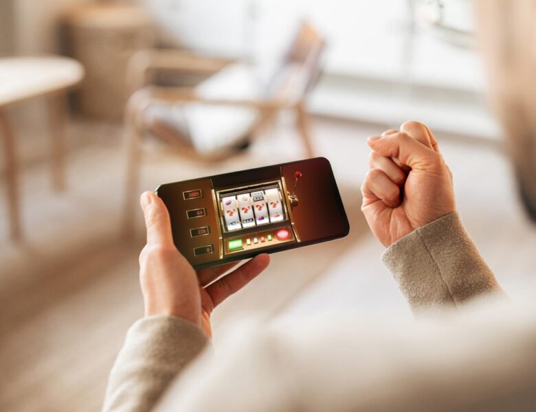 Мінцифри заблокувало в TikTok 47 акаунтів за рекламу казино