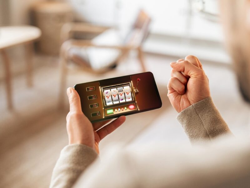 Мінцифри заблокувало в TikTok 47 акаунтів за рекламу казино