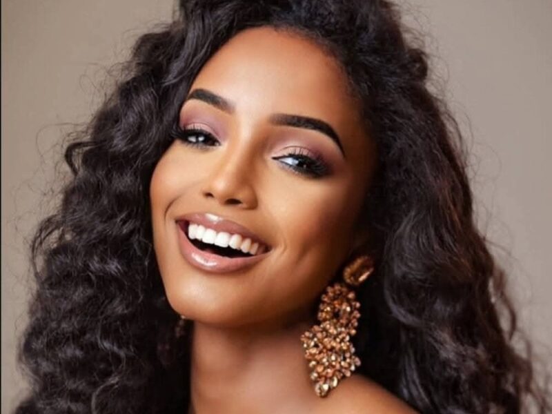 Міс Ямайка впала на сцені Міс Всесвіт – 2025: учасницю винесли на ношах