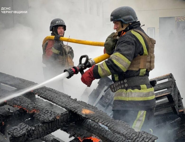 На Чернігівщині через удари РФ спалахнули пожежі