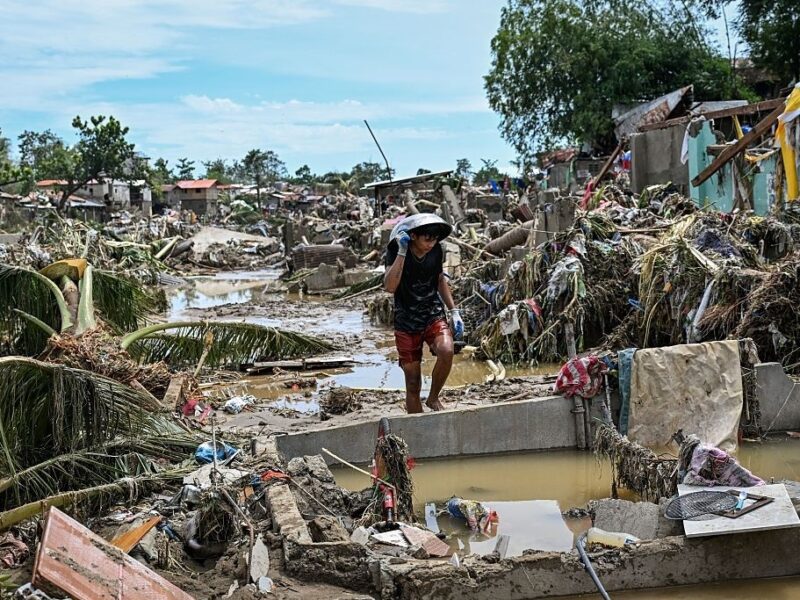 На Філіппінах зросла кількість загиблих внаслідок потужного тайфуну