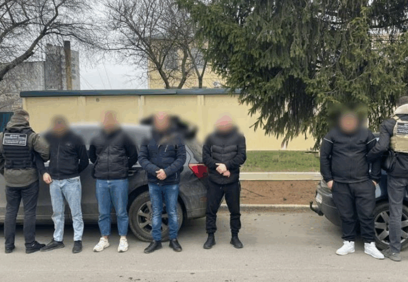 На Одещині прикордонники зупинили два легковики з ухилянтами