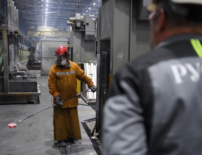 Найбільший кремнієвий завод РФ припинить виробництво