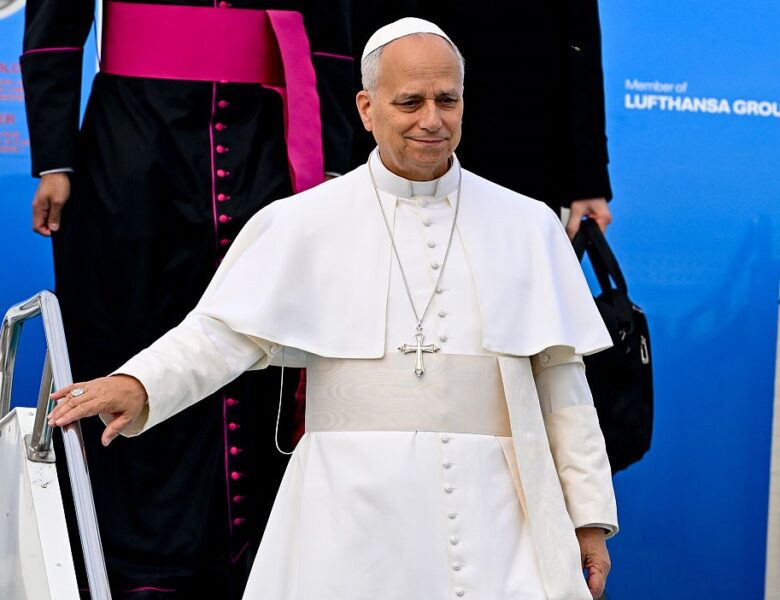 Папа Римський розпочав перший закордонний візит