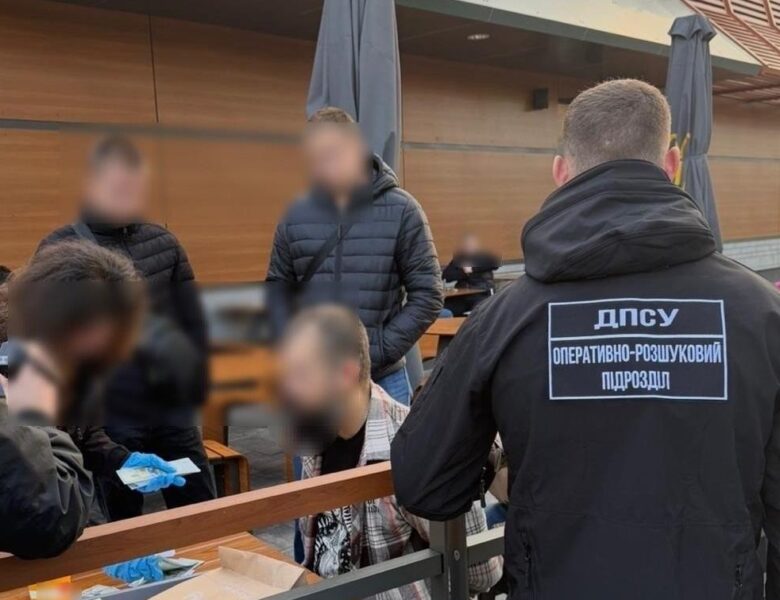 Підполковник ЗСУ допомагав ухилянтам тікати з України