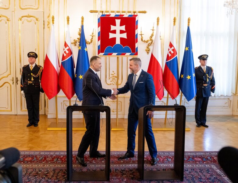 Польща хоче постачати американський газ Словаччині і Україні