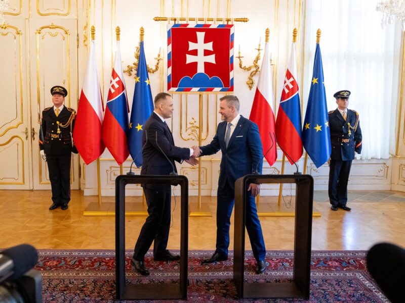 Польща хоче постачати американський газ Словаччині і Україні