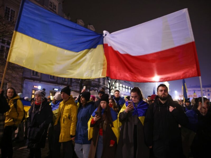 Польща прирівняє статус українських біженців до інших іноземців