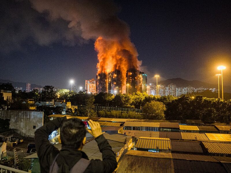 Пожежа в ЖК в Гонконзі: 44 загиблих, майже 280 зниклих безвісти