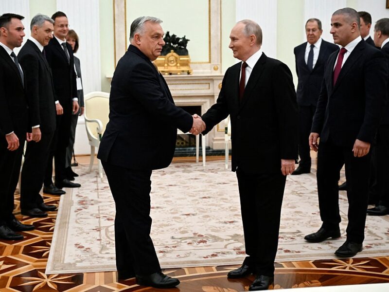 Прохолодна зустріч. Орбан у Москві