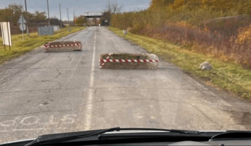 Прорив кордону: біля пунктів пропуску почали встановлювати бетонні блоки