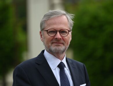 Проукраїнський уряд Фіали подав у відставку