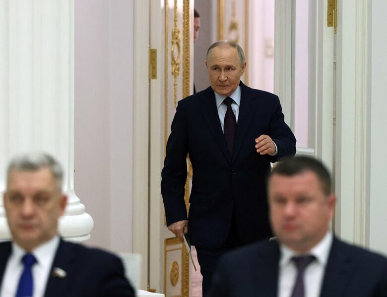 Родичі Путіна отримали десятки державних посад – ЗМІ