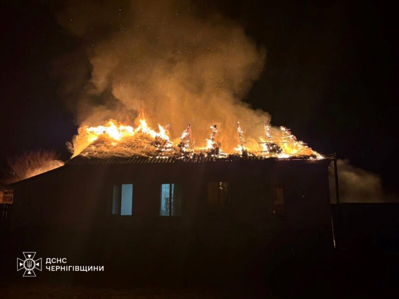 Росіняи атакували Чернігівщину: згорів тепловоз