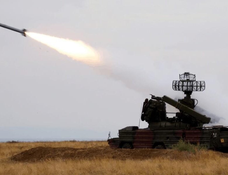 Росія атакувала Україну ракетою та 104 дронами