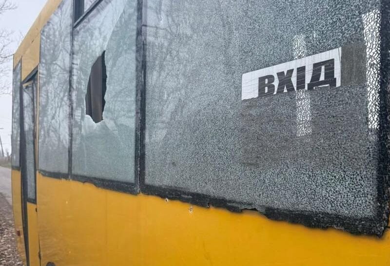 Росіяни вдарили по автобусу у Краматорській громади, є поранені