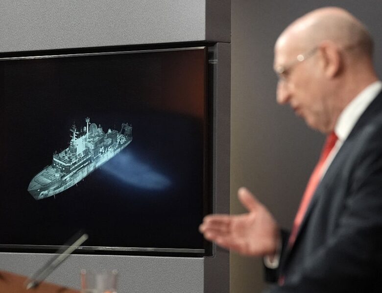 Російське судно націлило лазери на британських пілотів